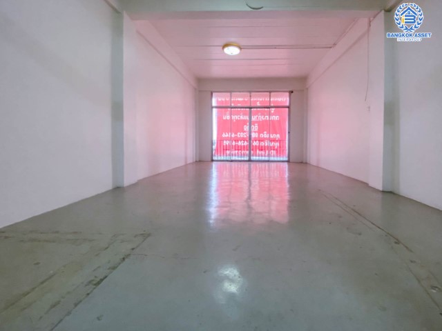 *****อาคารพาณิชย์มือสอง 5 ชั้น !! ติดถนนราชพฤกษ์ เนื้อที่ 18.1 ตร.ว. พร้อมฟังก์ชัน 5 ห้องนอน 4 ห้องน้ำ 1 ที่จอดรถ บนพื้นที่ใช้สอยกว่า 250 ตร.ม. จะอยู่อาศัยหรือปรับเปลี่ยนเป็น Home Office ได้ทุกรูปแบบ บนทำเลที่เชื่อมต่อถนนราชพฤกษ์, ถนนนครอินทร์  รีบจองเลย!!